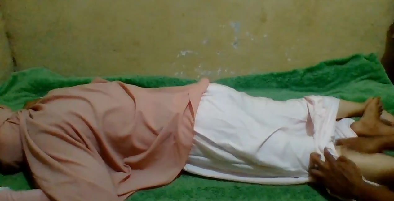 Di Pijitin Anak Tiri Malah Sambil Di Mainin Apem Viral Karena Muncrat